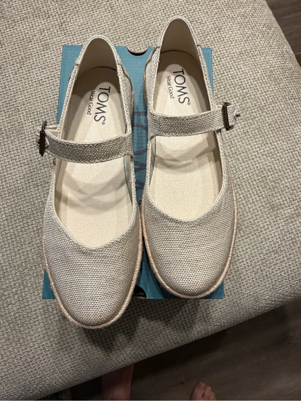 New with box TOMS Carolina Mary Jane Espadrille
